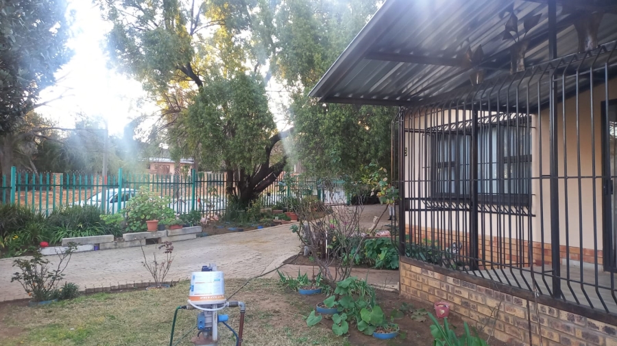 4 Bedroom Property for Sale in Elandia North West